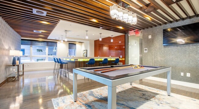 Foto del edificio - 1544 Spring Gate Dr.