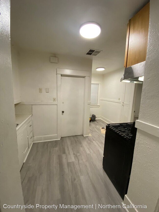 Building Photo - 2 br, 1 bath House - 3418 Stanislaus St