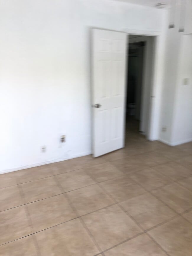 Building Photo - 2918 N Ocean Blvd