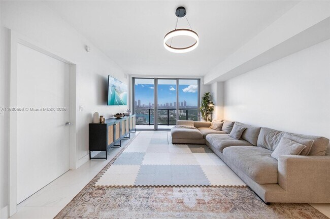 Building Photo - 16385 Biscayne Blvd