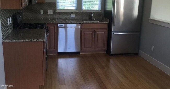 Foto del edificio - 2803 Goodwin Ave