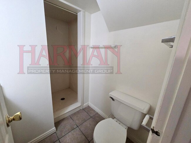 Foto del edificio - 697 600 W