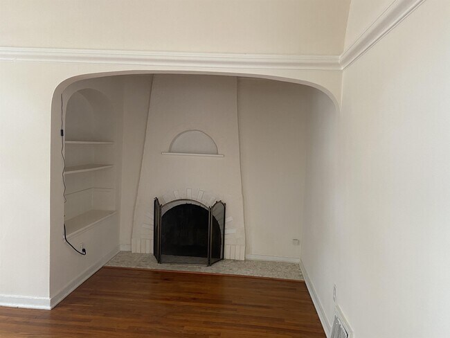 Building Photo - 337 Roosevelt St