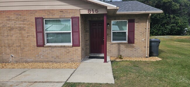 Entrada principal - 815 Trina Ln