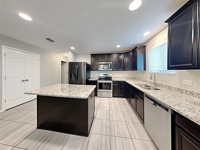 Foto del edificio - 1448 Vernon Dr