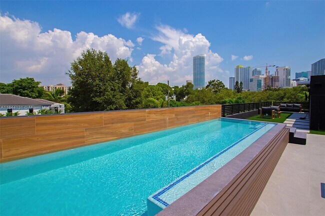Foto del edificio - 420 SW 15th Rd