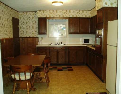 Typical kitchen - 9 Lakeview Dr