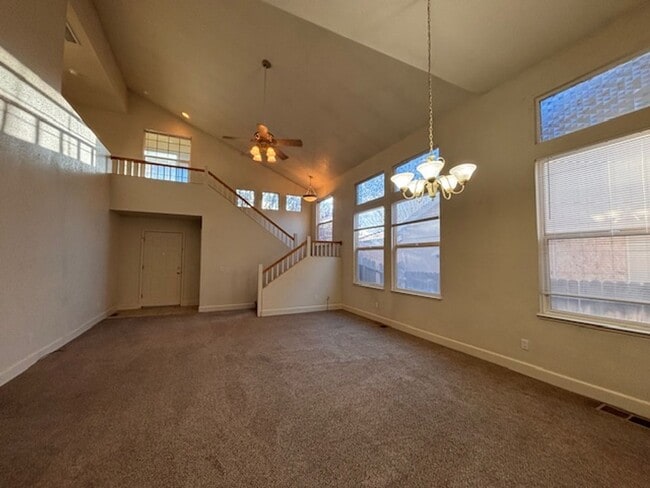 Building Photo - 719 Red Jacket Dr