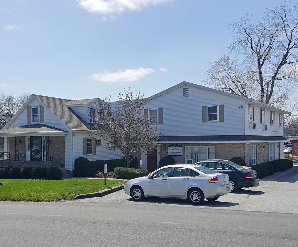 Primary Photo - 110 Sunset Ave