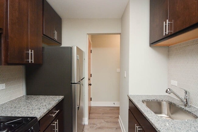 Foto del edificio - 447 W Surf St