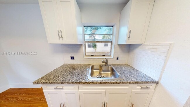 Foto del edificio - 404 NW 21st Terrace