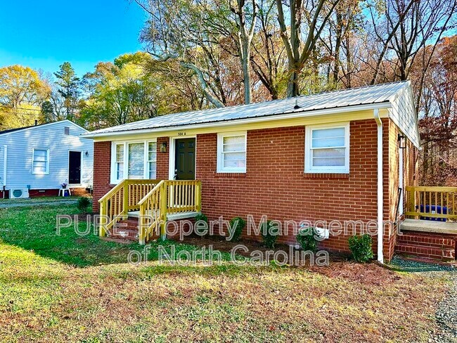 Foto del edificio - 504A Moore Dr