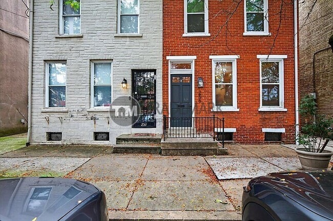 Building Photo - 255 New Holland Ave