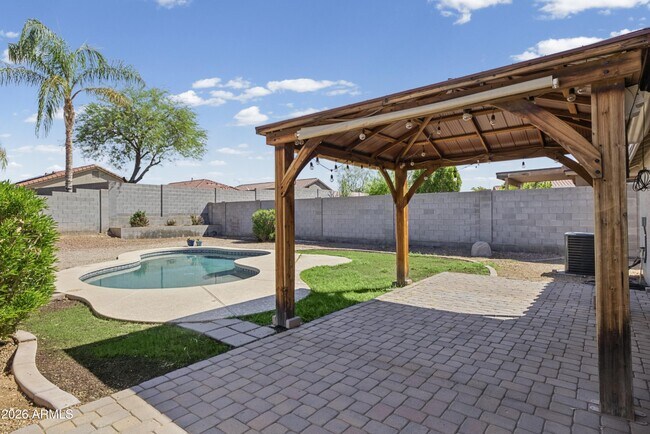 Building Photo - 10538 W Foothill Dr