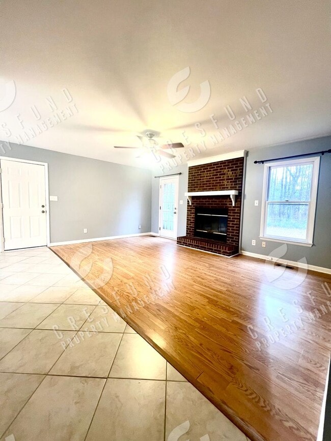 Building Photo - Exceptional value for a 3 Bedroom 2bath Fenced yard home close to Ft. Bragg