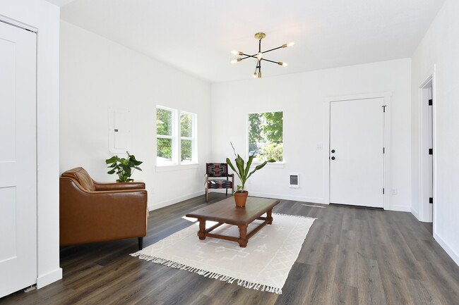 Foto del edificio - 2407 N Rosa Parks Way