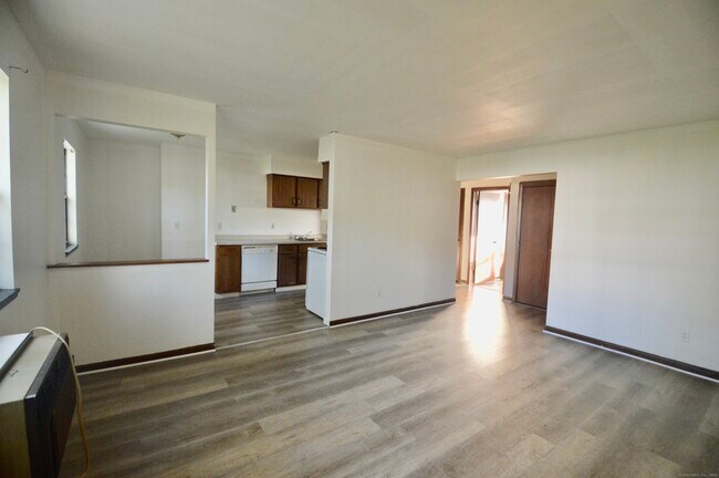 Building Photo - 48 Enid St