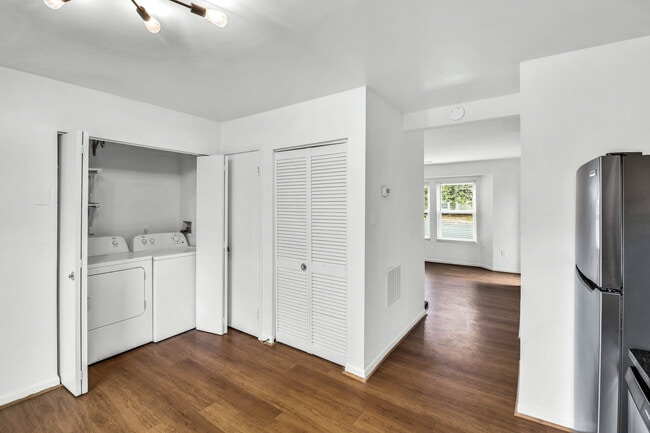 Building Photo - 2702 Gatewood Cir