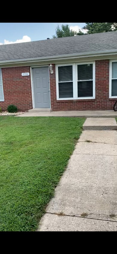 Front yard - 3718 Creekside Ct