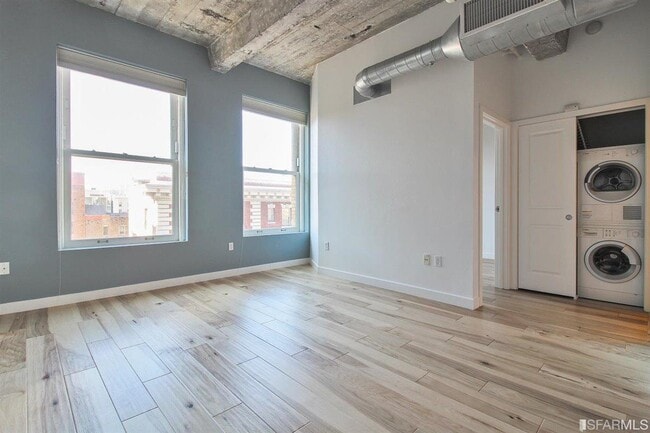 Building Photo - 942 Market St
