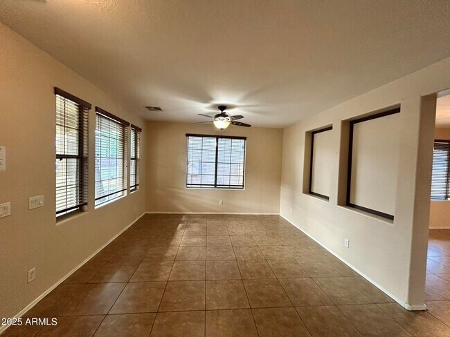Foto del edificio - 2794 S Anderson Ln