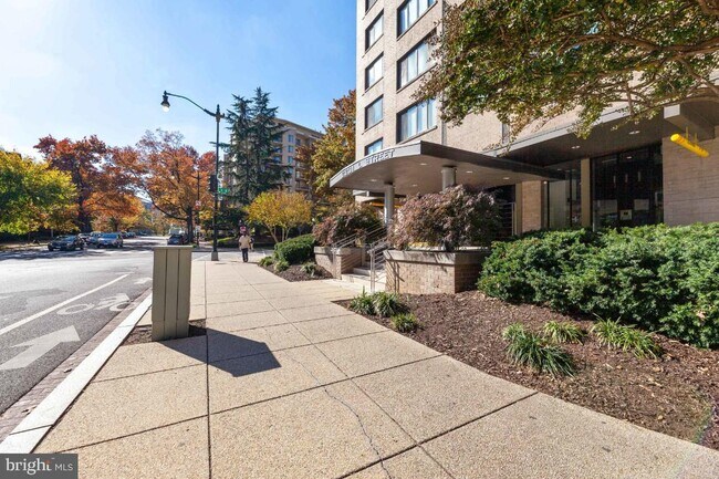 Foto del edificio - 2201 L St NW