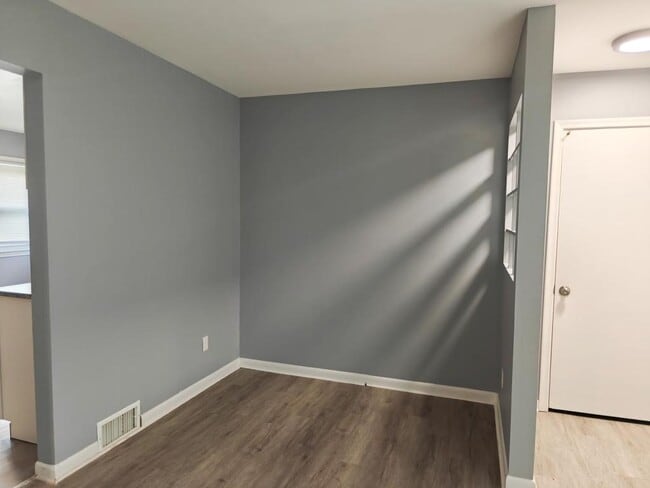 Building Photo - 941 Belton St