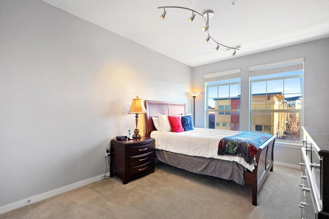 Foto del edificio - 13490 Via Varra