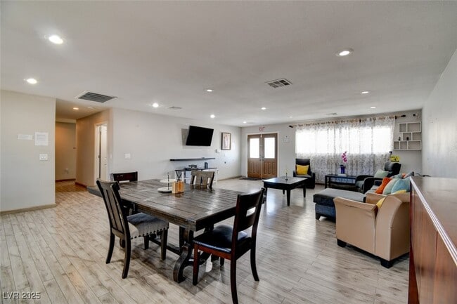 Building Photo - 603 Palmhurst Dr