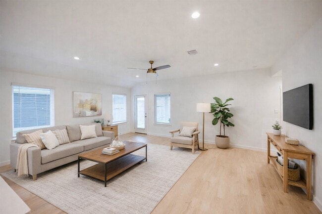 Building Photo - 31730 Hallington Hl Ln