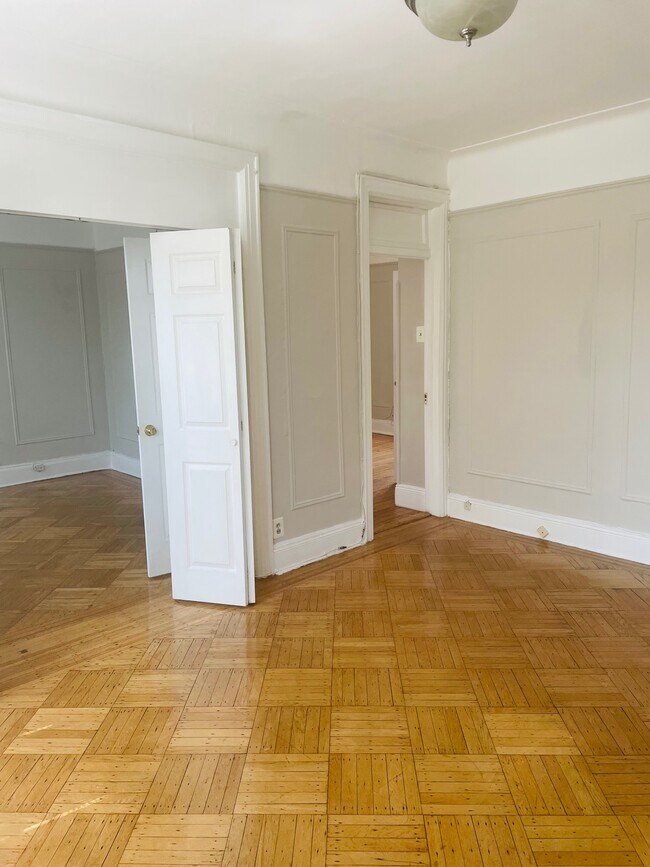 Building Photo - 31-44 35th Street