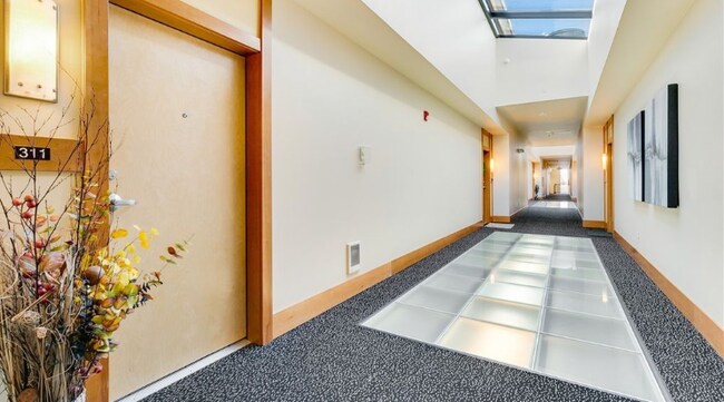 Foto del edificio - 210 W Pioneer Ave