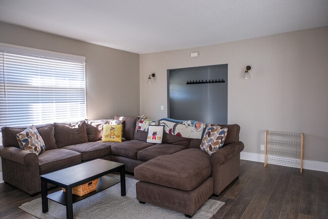 Building Photo - 5530 N Haight Ave