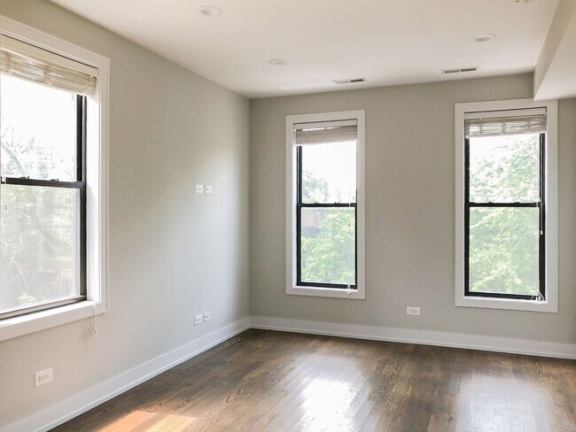 Foto del edificio - 1208 W Wrightwood Ave