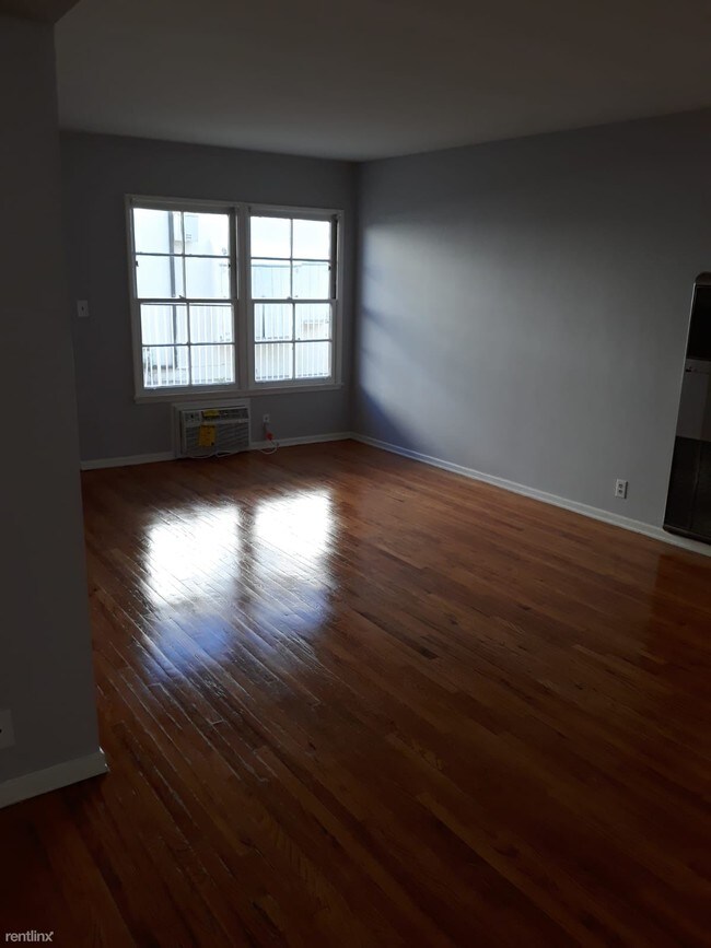Building Photo - 1 br, 1 bath  - 5341 Vantage Ave