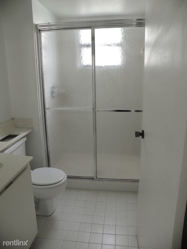 Foto del edificio - 135 Lake Nancy Ln