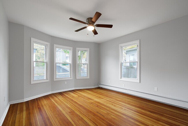 Ventanas saledizas de doble panel de unidad de esquina - 30 Cooper St