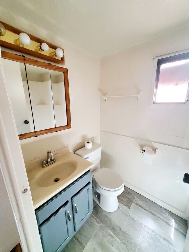 Foto del edificio - 3 Bedroom 2 Bath Single Family Home