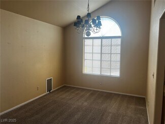 Building Photo - 289 Vallarte Dr