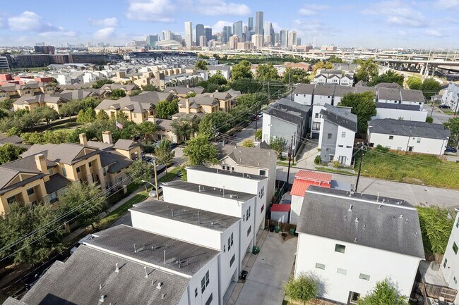 Foto del edificio - 3109 Gillespie St