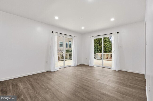 Foto del edificio - 2146 Woodford Rd