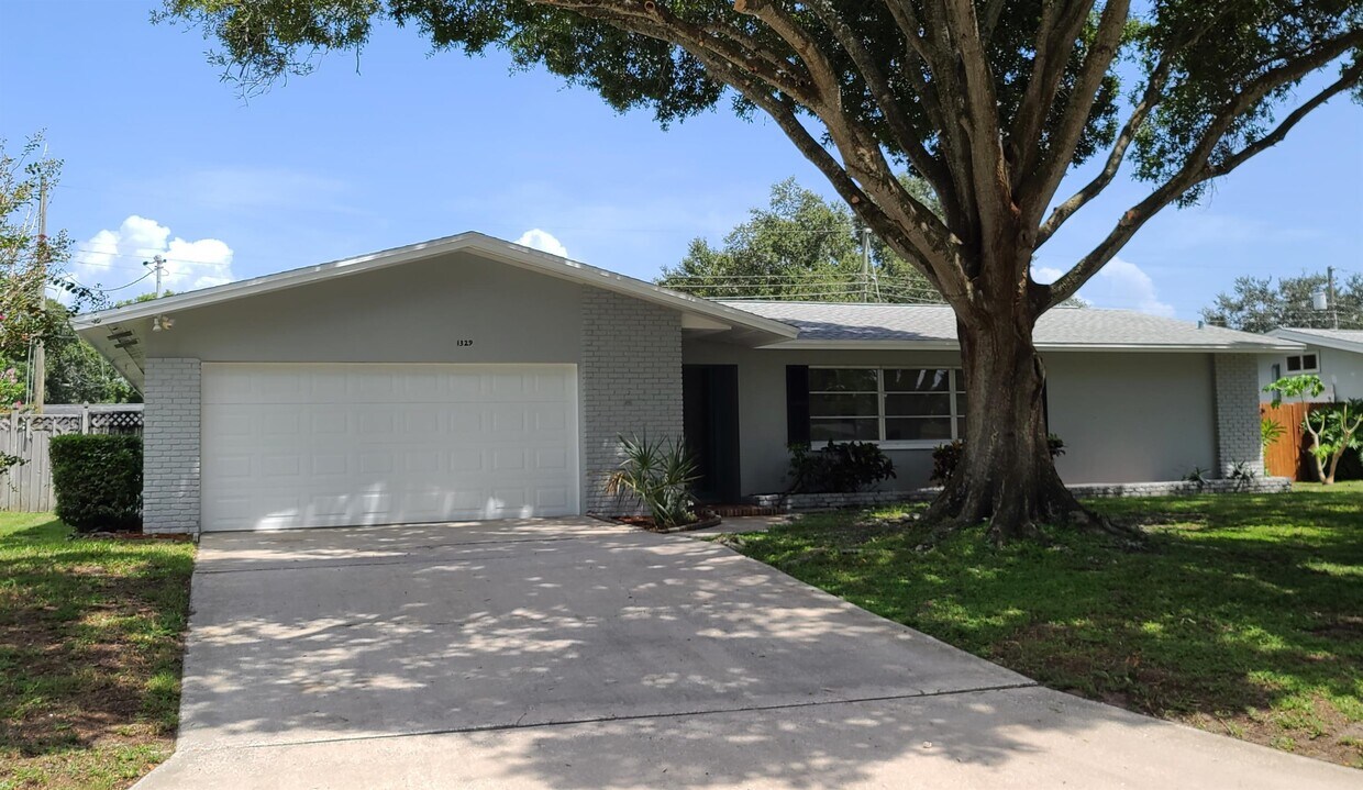 Photo - 1329 Fairfield Dr (Clearwater, FL)