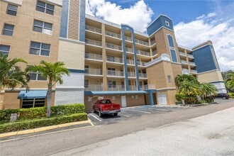 Building Photo - 960 Starkey Rd