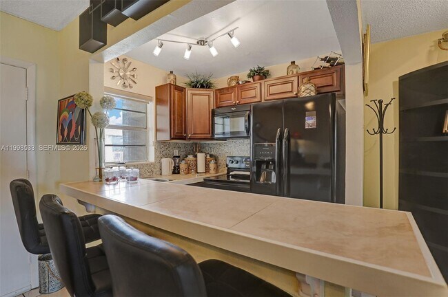 Foto del edificio - 3536 NE 168th St