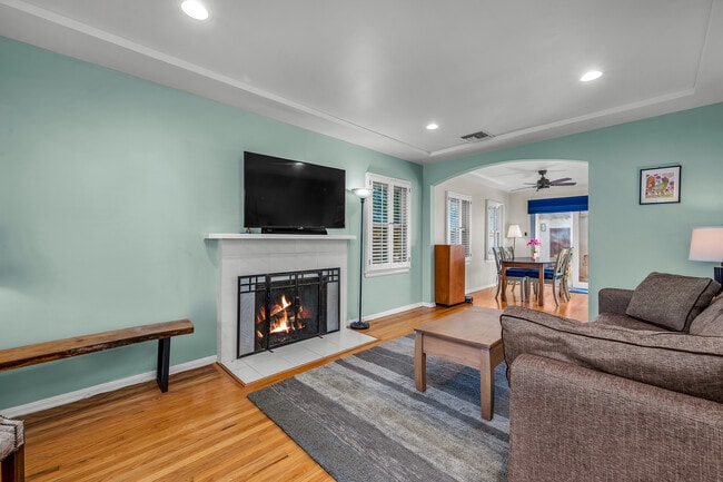 Building Photo - 8207 Stewart Ave