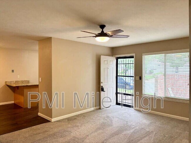 Foto del edificio - 1800 W 102nd Ave