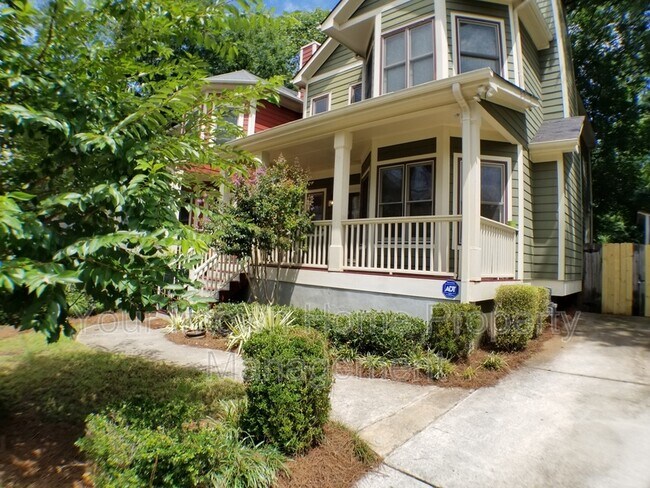 Photo - 164 Fulton Way SE House