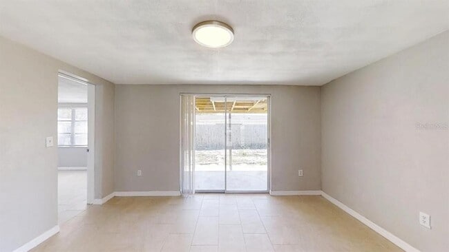 Foto del edificio - 7834 Birchwood Dr