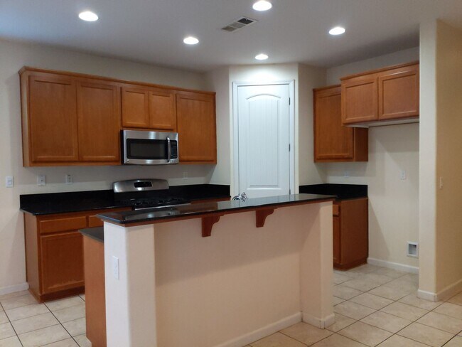 Building Photo - North Vacaville Location!