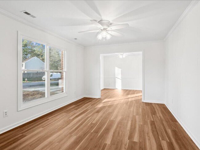 Foto del edificio - 112 Winder Rd